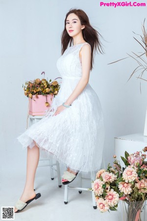 TouTiao 2018-07-27: Model Yi Yang (易 阳) (11 photos)