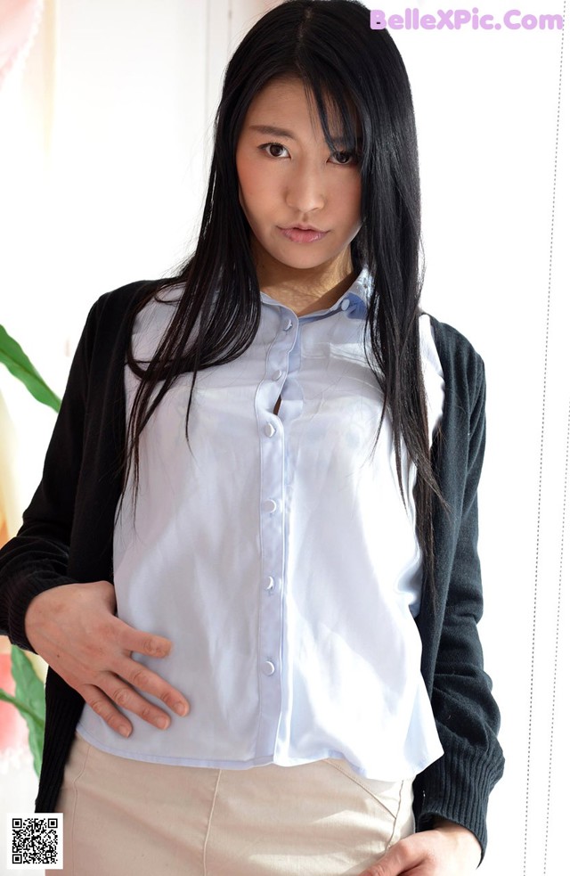 Ami Hitose - Gangbang Pee Wetspot No.632cce